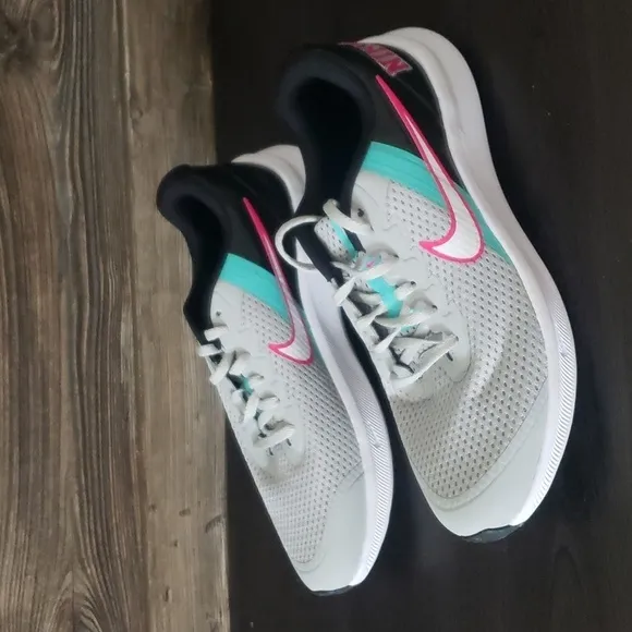 New Nike Star Runner 3 SE Gray Black Mint Sneakers