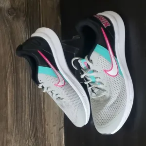 New Nike Star Runner 3 SE Gray Black Mint Sneakers