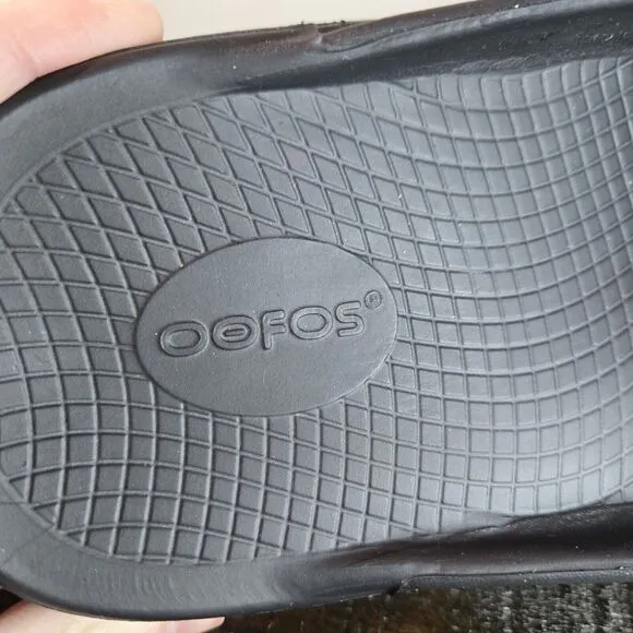 NEW Oofos OOahh Mens Size 13 Recovery Slip-On Slides Beach Sandals Black
