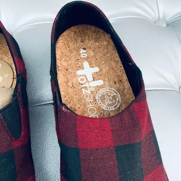 NEW! Otz Shoes Plaid Espadrilles Santa Red Black
