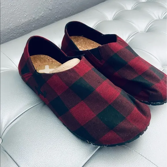 NEW! Otz Shoes Plaid Espadrilles Santa Red Black
