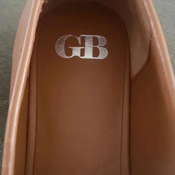 New Preppy Leather Size 9.5 Penny Loafers Slip-On 2 Tone Lugsole
