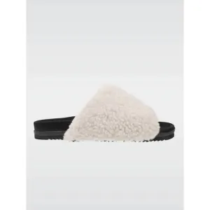 NEW ROAM fuzzy slides in white