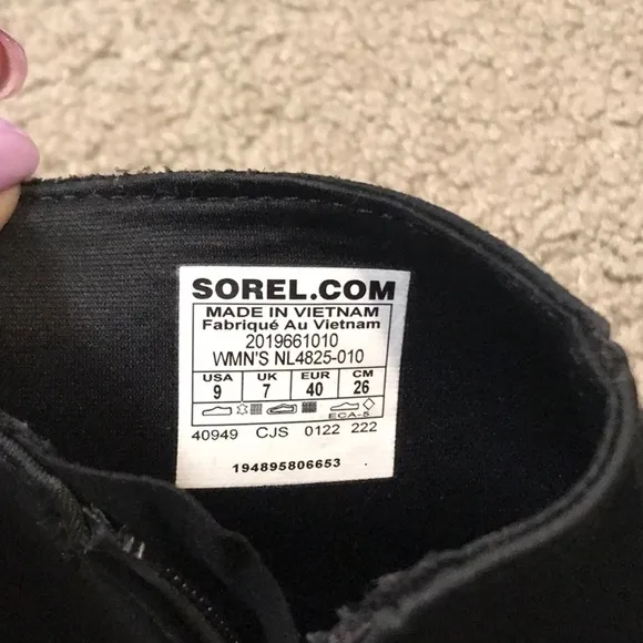 New Sorel Kinetic Breakthru Acadia waterproof Boots - black &amp; white - sz 9