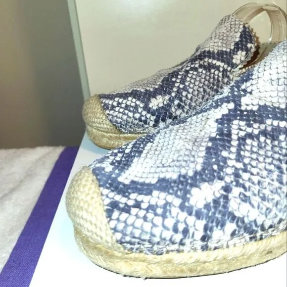 NEW Stuart Weitzman Gray Snakeskin Print Slip-on Espadrilles Sz.9 MSRP $345