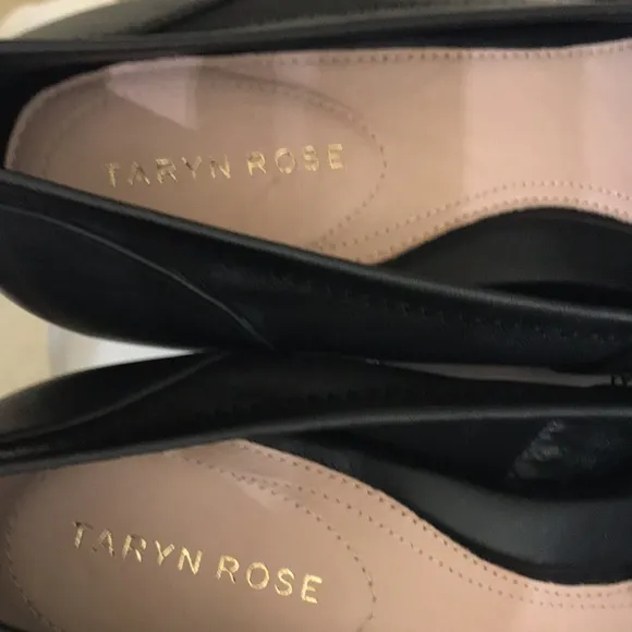 New! Taryn Rose luxe leather black flats