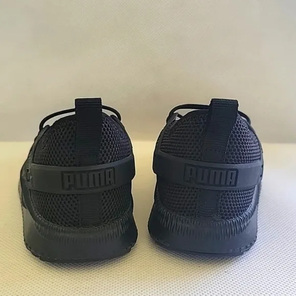 NEW - TODDLERS PUMA BLACK‎ SNEAKERS (sz 8)