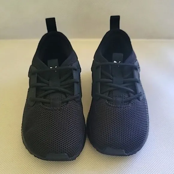 NEW - TODDLERS PUMA BLACK‎ SNEAKERS (sz 8)