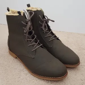 New Toms Alpa berber lined olive green boots sz 11