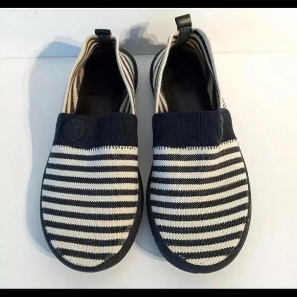 NEW Tory Burch Women's Reva Flat 5.5 Travel Shoe Navy Blue White Striped Comfort