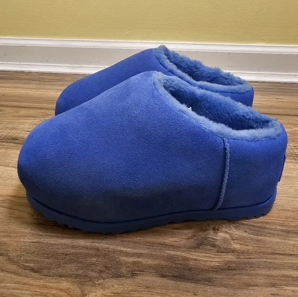 New UGG Pumped Slide Clogs, Big Sky