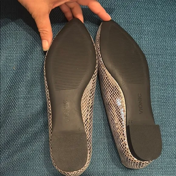 New! Vionic Caballo Textured Flats with Sleek Design