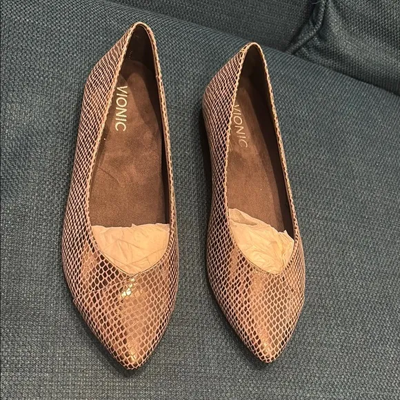 New! Vionic Caballo Textured Flats with Sleek Design