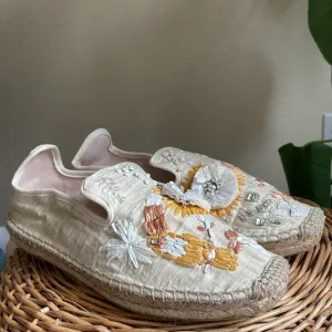 NIB Apepazza Ester stunning embroidered embellished espadrilles