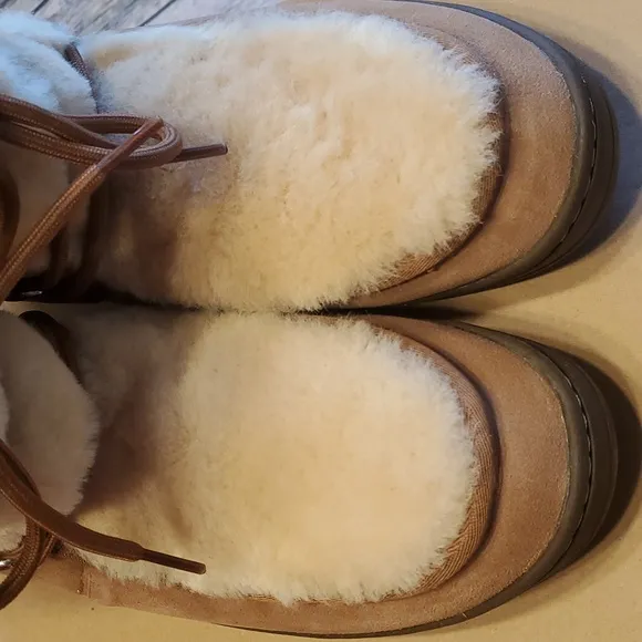 NIB AUTHENTIC RARE UGG Mukluk Revival Boots Women's 10 NEW