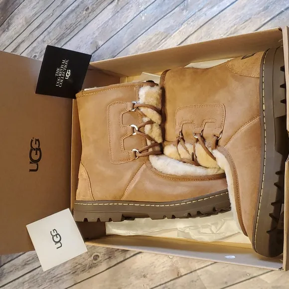 NIB AUTHENTIC RARE UGG Mukluk Revival Boots Women's 10 NEW