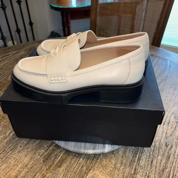 NIB Coach Leah Loafers