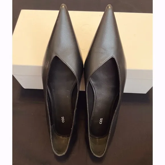 NIB COS Black Pointed Toe Kitten Heel Pumps Flats Leather Size 7