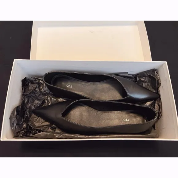 NIB COS Black Pointed Toe Kitten Heel Pumps Flats Leather Size 7