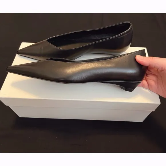 NIB COS Black Pointed Toe Kitten Heel Pumps Flats Leather Size 7