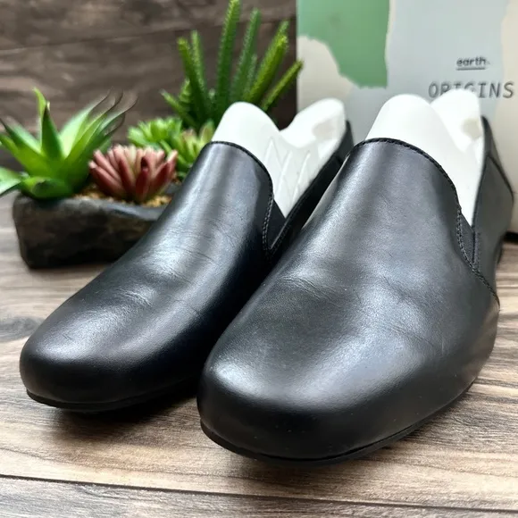 NIB Earth Origins Ryanne 8W WIDE Black Leather Comfort Loafer Casual Flats