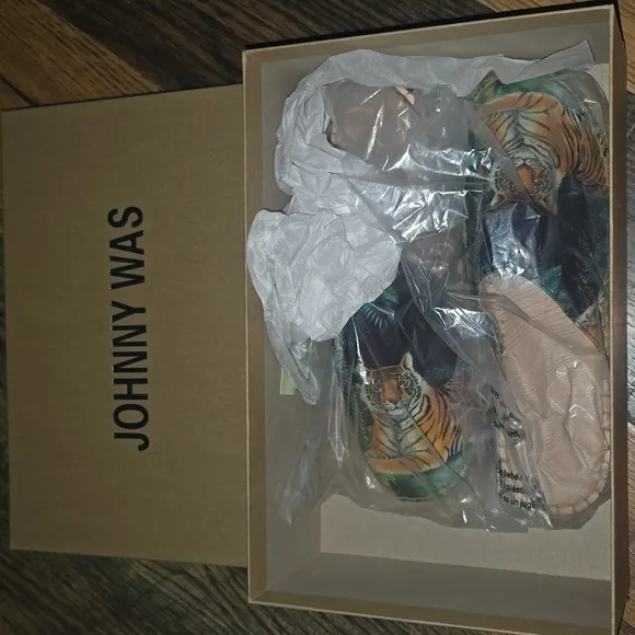 NIB / Johnny Was / Tigres Mule Espadrilles / Size 7 / $198