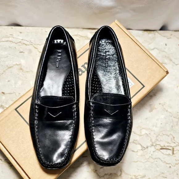 NIB L.L. Bean Womens Black Patent Leather Slip On Penny Loafers Moccasins 8M