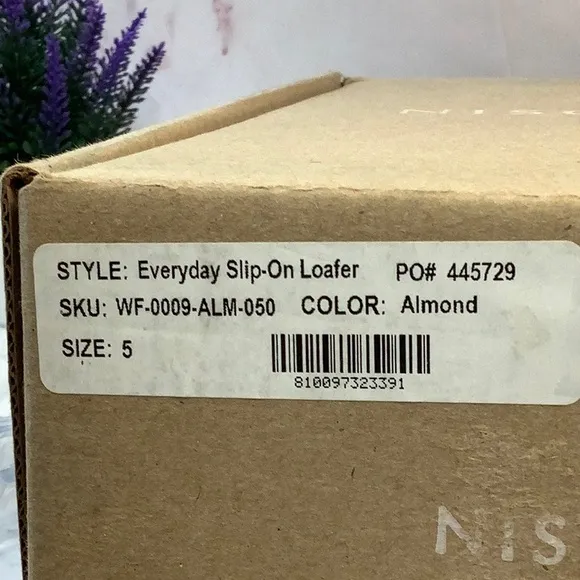 NIB Nisolo Everyday Slip-On Loafer in Almond Size 5