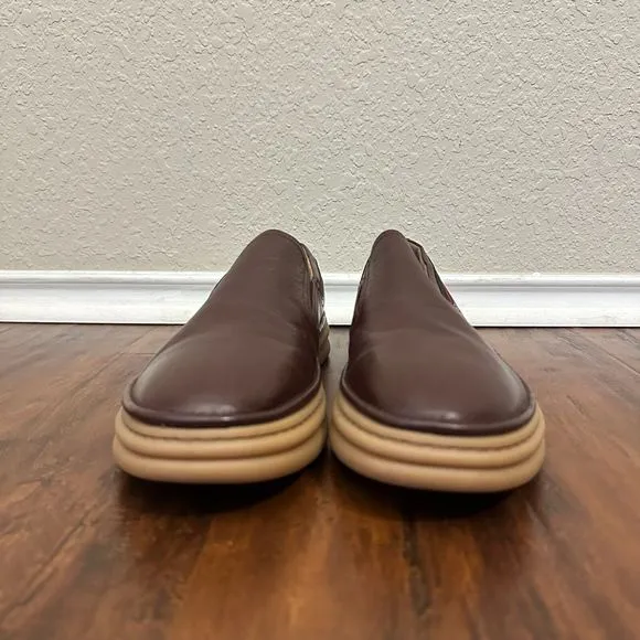 NIB STACY ADAM Delmar Slip On Fashion Sneakers in Chocolate