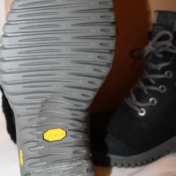 NIB UGG ADIRONDACK II WOMEN'S WINTER SNOW BOOTS BLACK LEATHER PLAID 6‎