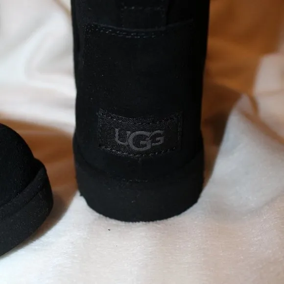 NIB UGG MINI SUEDE SHEARLING LINED‎ ANKLE BOOTIES BOOTS BLACK