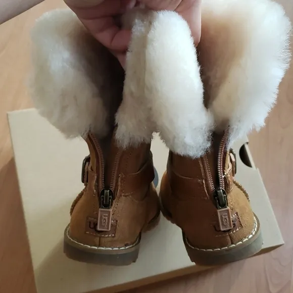 NIB!!! UGG NESSA BOOT