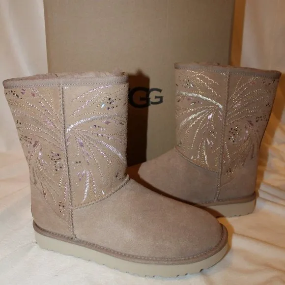 NIB UGG WOMEN'S CLASSIC SHORT GOLD BURST SUEDE SHEARLING LINED BOOTS