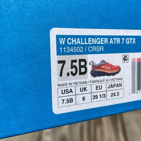 NIB- Women's HOKA Challenger ATR 7 GORE-TEX Sneakers Size 7.5