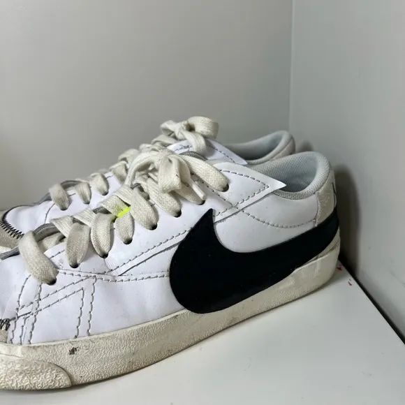 Nike 10.5 Low 77’ Classic Blazer White Black Sneakers