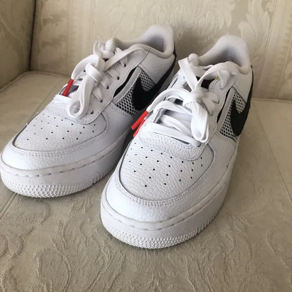 Nike Air Force 1 low top mesh pocket sneakers big kid 7 = women size 8-8.5