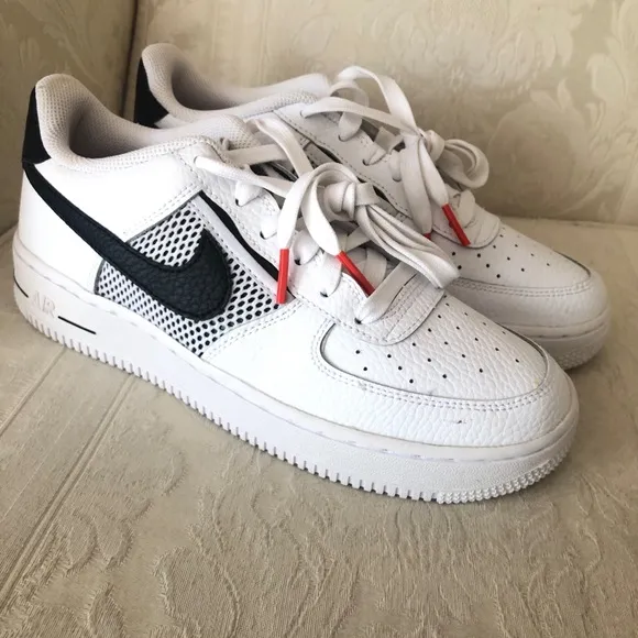 Nike Air Force 1 low top mesh pocket sneakers big kid 7 = women size 8-8.5