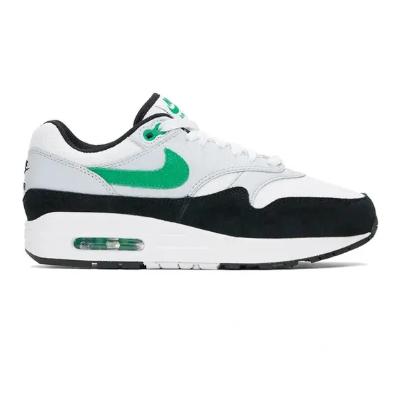 Nike Air Max 1 (Men’s 7 or Women’s 9)