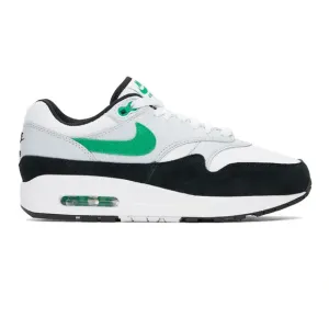 Nike Air Max 1 (Men’s 7 or Women’s 9)
