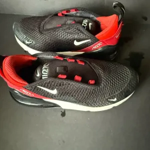 Nike Air Max 270 Black/White/University Red