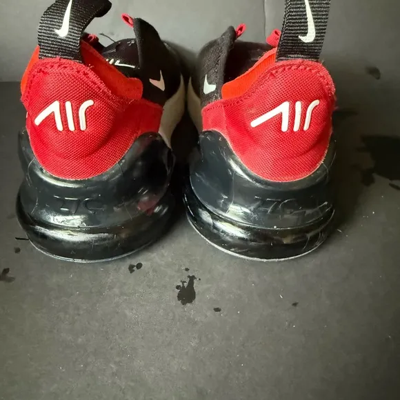 Nike Air Max 270 Black/White/University Red