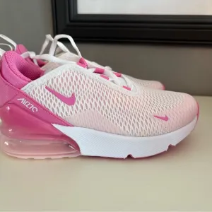 Nike Air Max 270 Pink Sneakers
