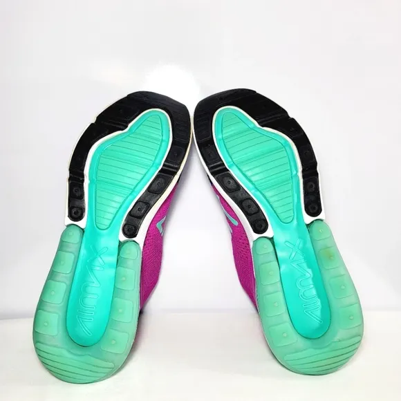 Nike Air Max Mens size 10 Flyknit 270 Fuchsia Flash Sneakers.