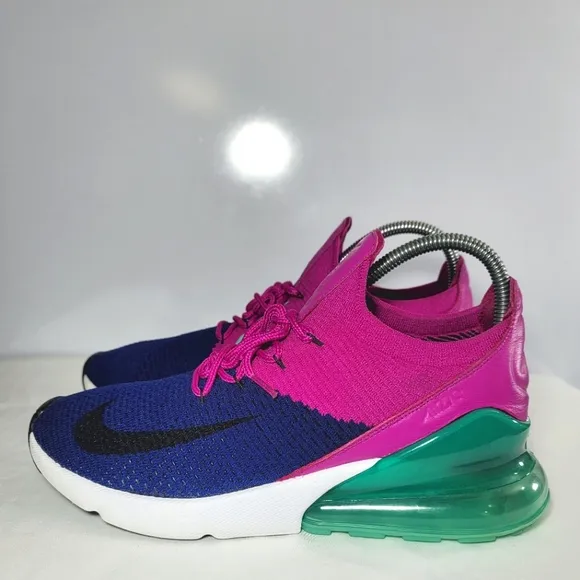 Nike Air Max Mens size 10 Flyknit 270 Fuchsia Flash Sneakers.