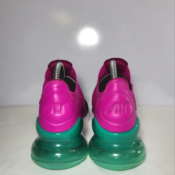 Nike Air Max Mens size 10 Flyknit 270 Fuchsia Flash Sneakers.