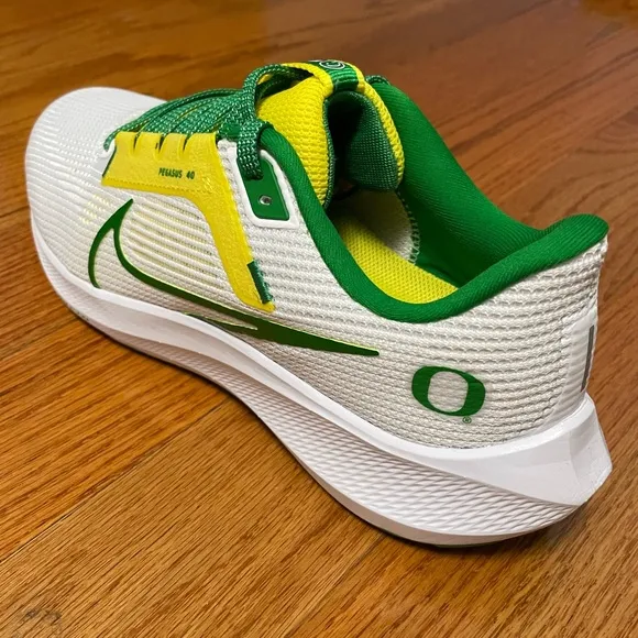 Nike Air Pegasus 40 Oregon Ducks Green White Yellow DZ5979-100 Men's Size 10