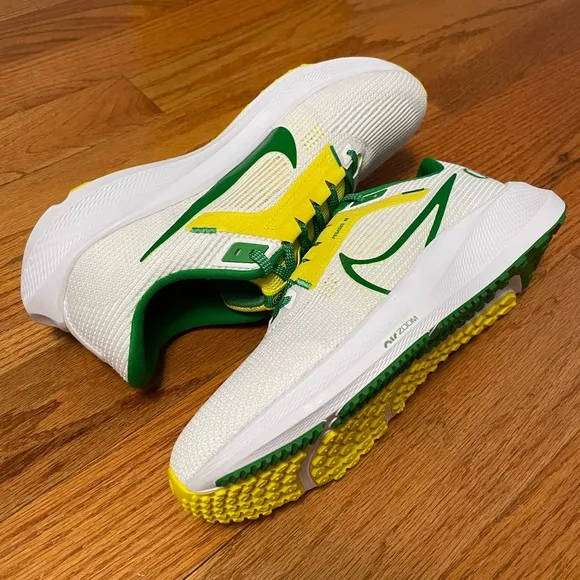 Nike Air Pegasus 40 Oregon Ducks Green White Yellow DZ5979-100 Men's Size 10