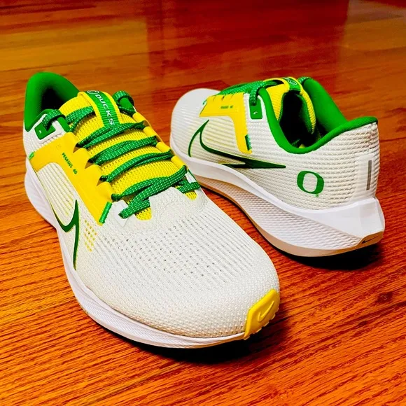 Nike Air Pegasus 40 Oregon Ducks Green White Yellow DZ5979-100 Men's Size 10