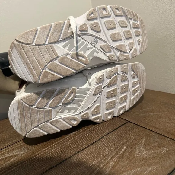 Nike Air Trainer Huarache Dominican Republic size 5.5 Youth RARE