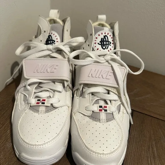Nike Air Trainer Huarache Dominican Republic size 5.5 Youth RARE